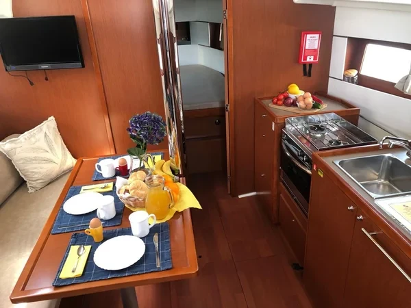 Oceanis 38.1 - Boatscribe.com
