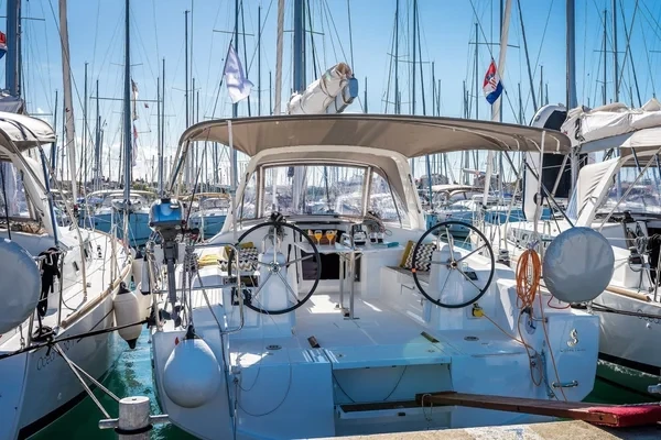 Oceanis 38.1 - Boatscribe.com