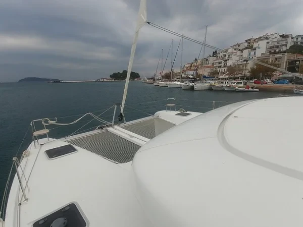 Lagoon 42 - Boatscribe.com