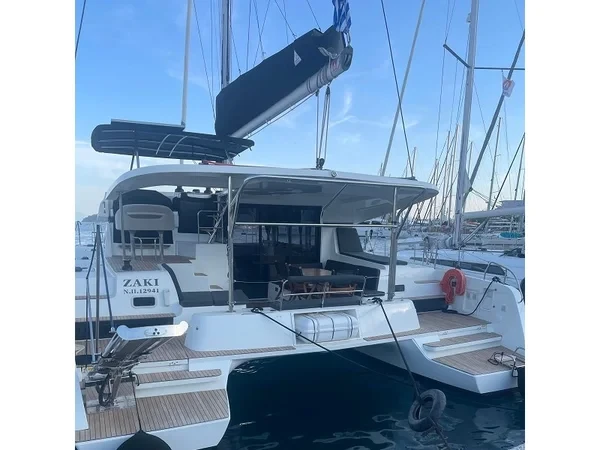 Lagoon 42 - Boatscribe.com