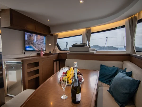 Lagoon 42 - Boatscribe.com