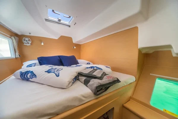 Lagoon 380 - Boatscribe.com