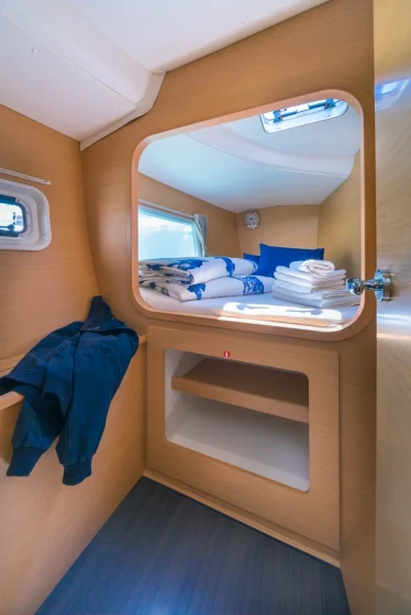 Lagoon 380 - Boatscribe.com