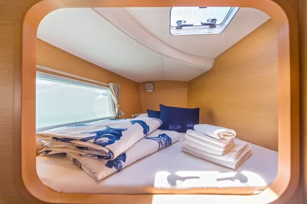 Lagoon 380 - Boatscribe.com