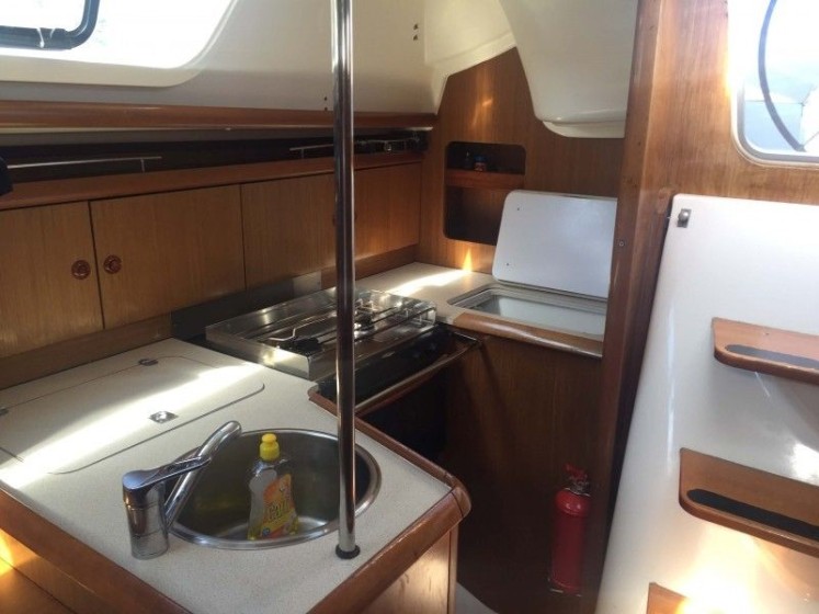 Sun Odyssey 32 - Boatscribe.com