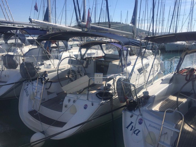 Sun Odyssey 32 - Boatscribe.com