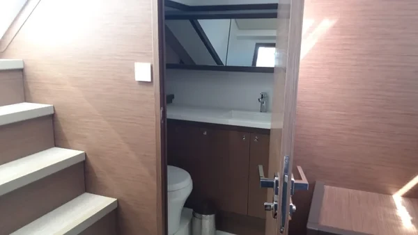 Lagoon 52 F - Boatscribe.com