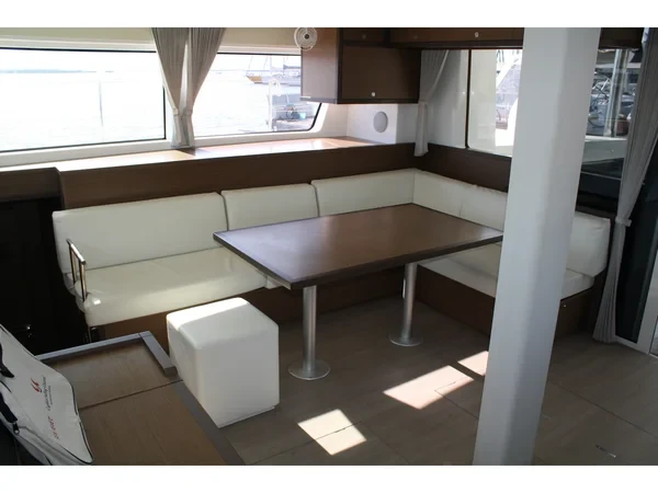 Lagoon 52 F - Boatscribe.com