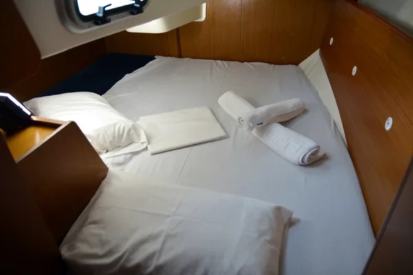 Sun Odyssey 32i - Boatscribe.com