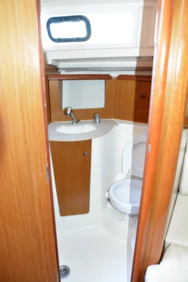 Sun Odyssey 32i - Boatscribe.com