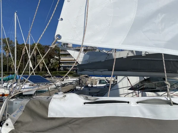 Sun Odyssey 32i - Boatscribe.com