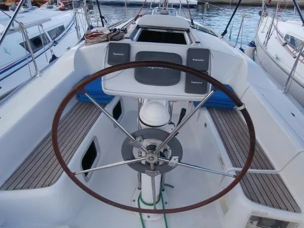 Sun Odyssey 32i - Boatscribe.com