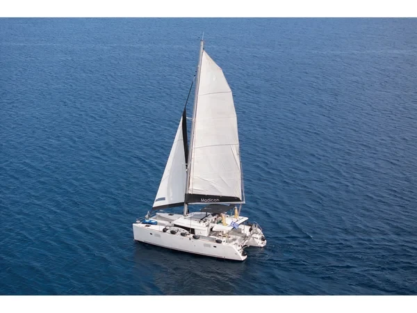 Lagoon 450 F - Boatscribe.com