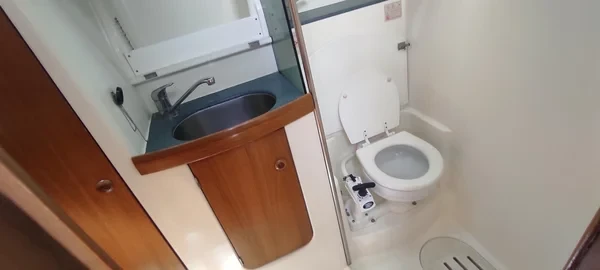 Sun Odyssey 43  - Boatscribe.com