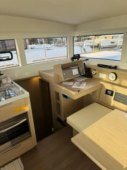 Lagoon 40 - Boatscribe.com