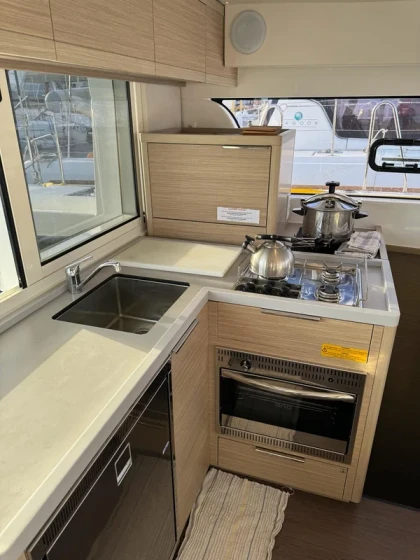Lagoon 40 - Boatscribe.com