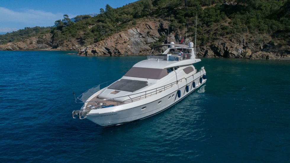 Ferretti 72 - Boatscribe.com