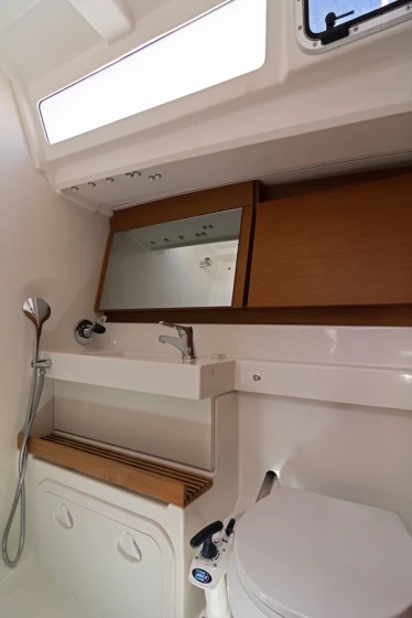Sun Odyssey 440 - Boatscribe.com