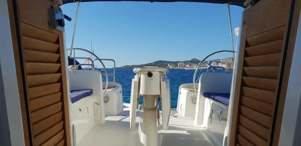 Cyclades 50.4 - Boatscribe.com