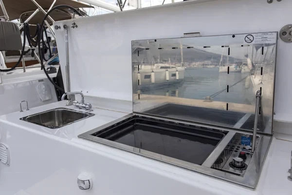 Dufour 530 - Boatscribe.com