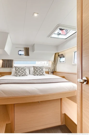 Lagoon 42 - Boatscribe.com