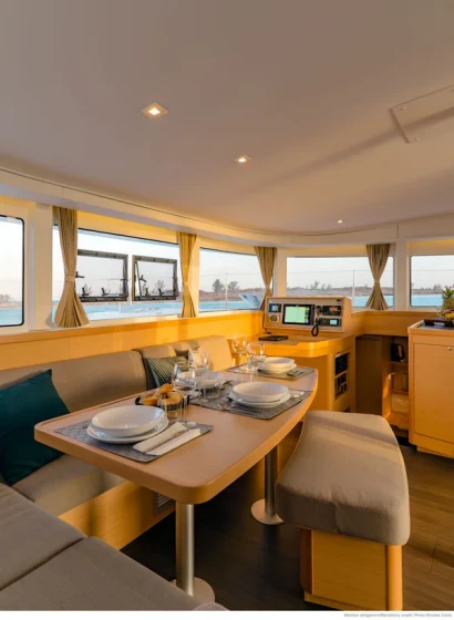 Lagoon 42 - Boatscribe.com