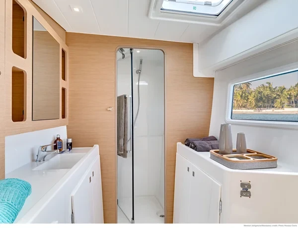 Lagoon 42 - Boatscribe.com