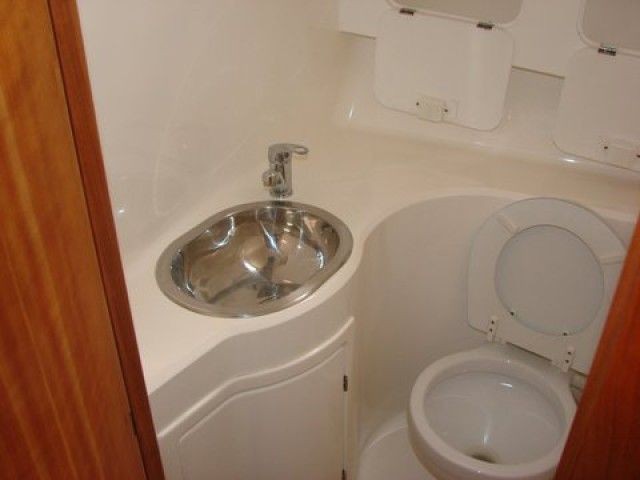 Adria 1002 - Boatscribe.com