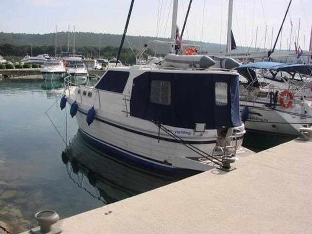 Adria 1002 - Boatscribe.com