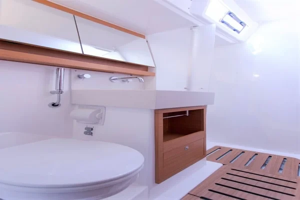 Dufour 530 - Boatscribe.com