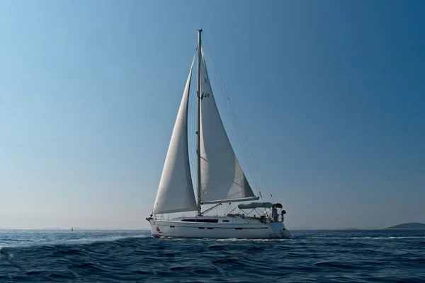 Bavaria 46 Cruiser - Boatscribe.com