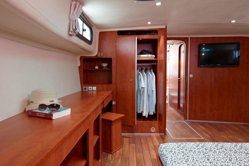Estivale Sixto Prestige C - Boatscribe.com