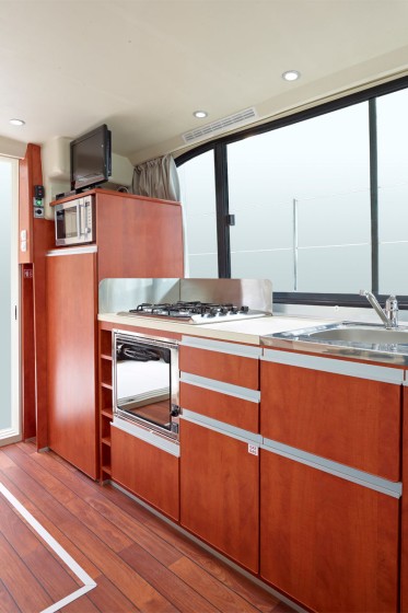 Estivale Sixto Prestige C - Boatscribe.com