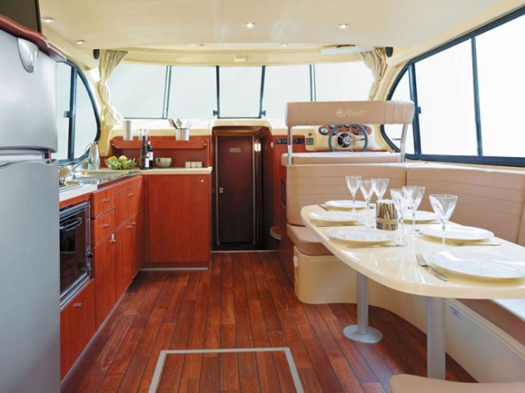 Estivale Sixto Prestige C - Boatscribe.com