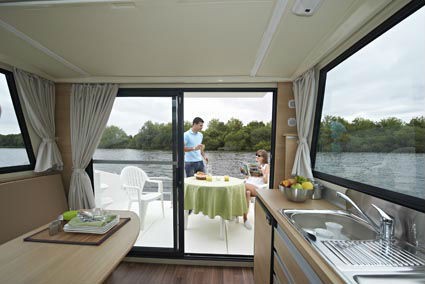 Sedan Primo - Boatscribe.com