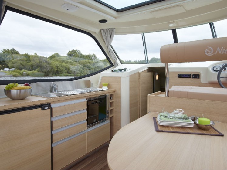 Sedan Primo - Boatscribe.com