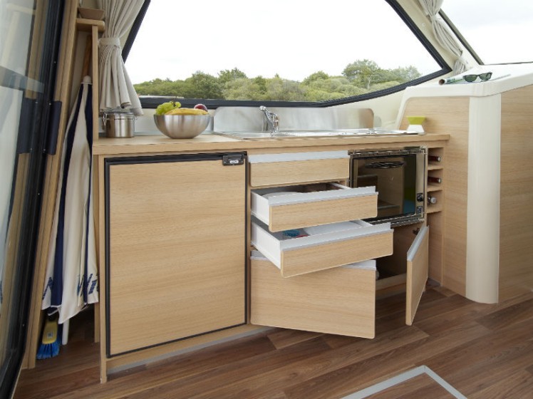 Sedan Primo - Boatscribe.com