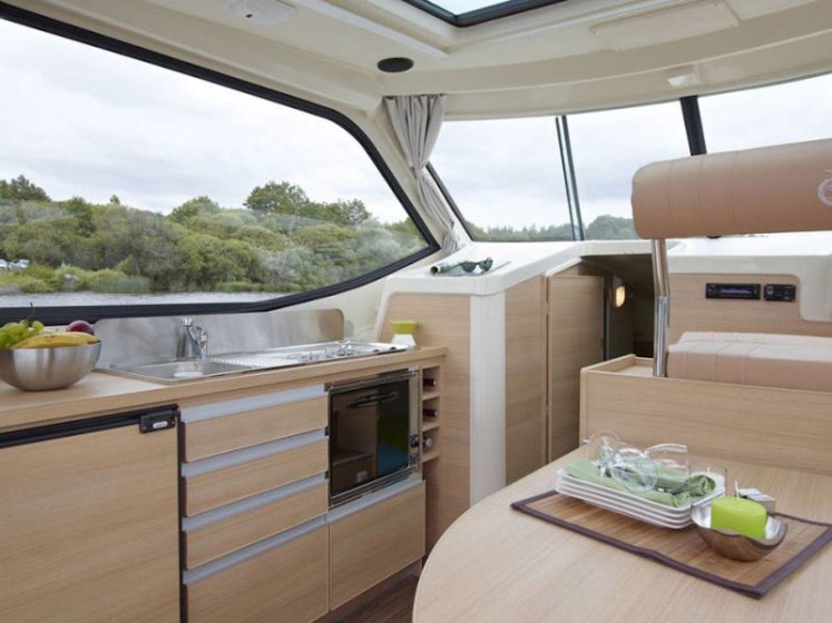 Sedan Primo - Boatscribe.com