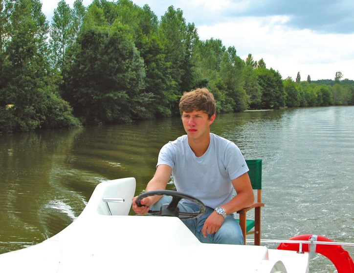 Sedan 1310 - Boatscribe.com