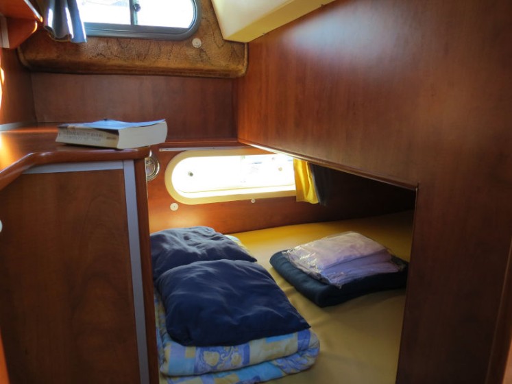 Sedan 1310 - Boatscribe.com