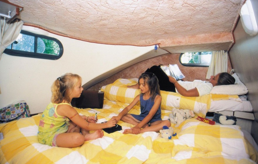 Confort 900 DP - Boatscribe.com