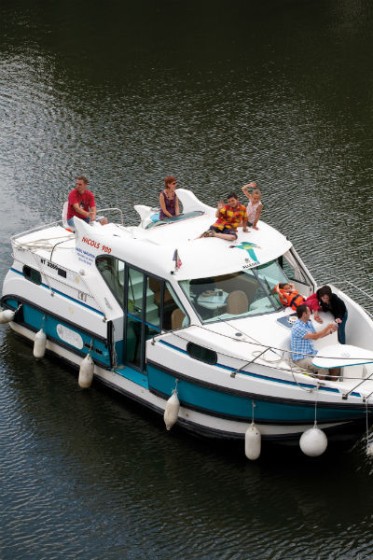 Confort 900 DP - Boatscribe.com