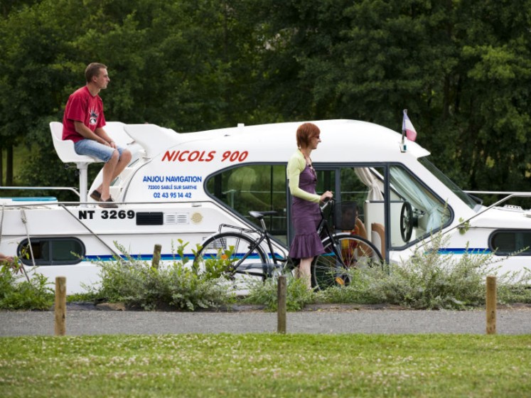 Confort 900 DP - Boatscribe.com