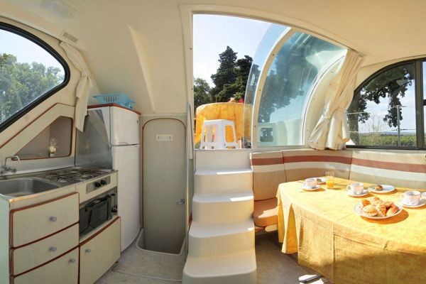 Confort 900 DP - Boatscribe.com