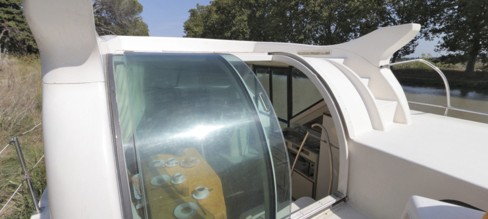 Confort 900 DP - Boatscribe.com