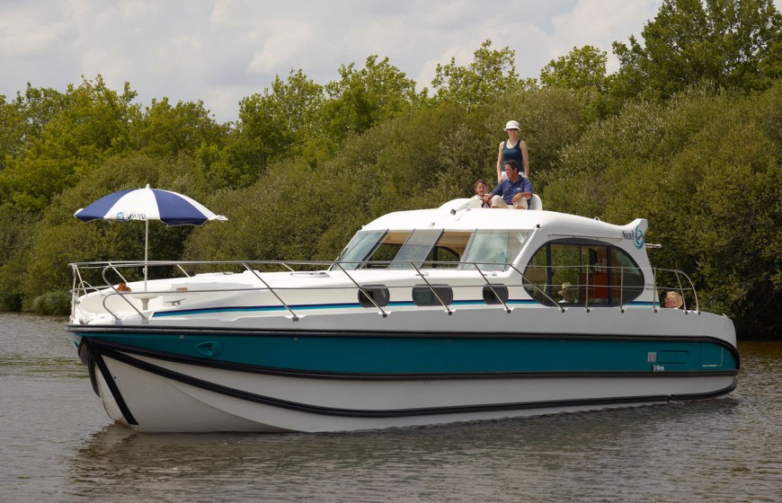 Sedan 1310 - Boatscribe.com