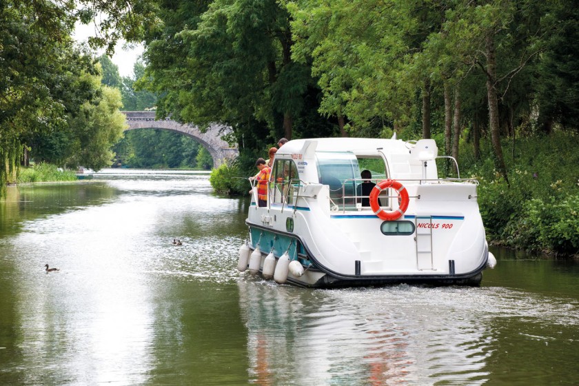 Sedan Primo - Boatscribe.com