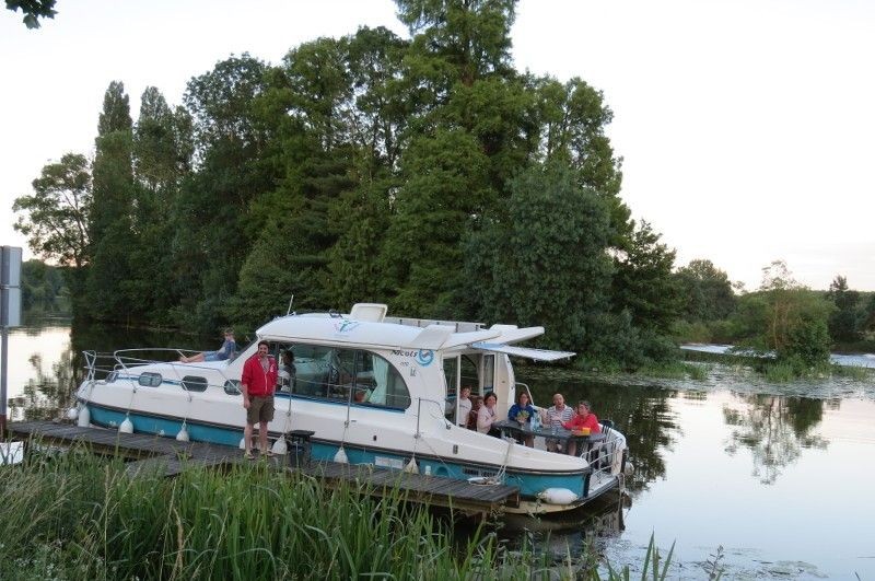 Sedan 1170 - Boatscribe.com