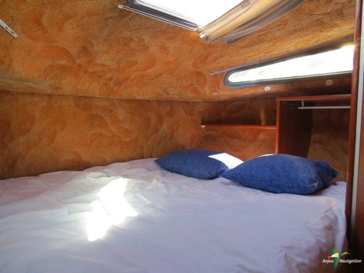 Sedan 1170 - Boatscribe.com