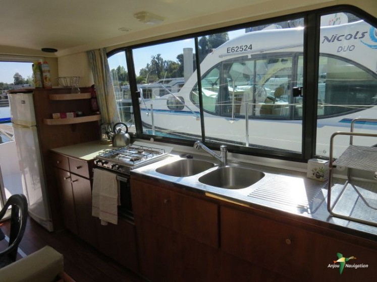 Sedan 1170 - Boatscribe.com